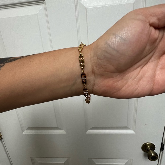 Givenchy bracelet - Picture 4 of 4